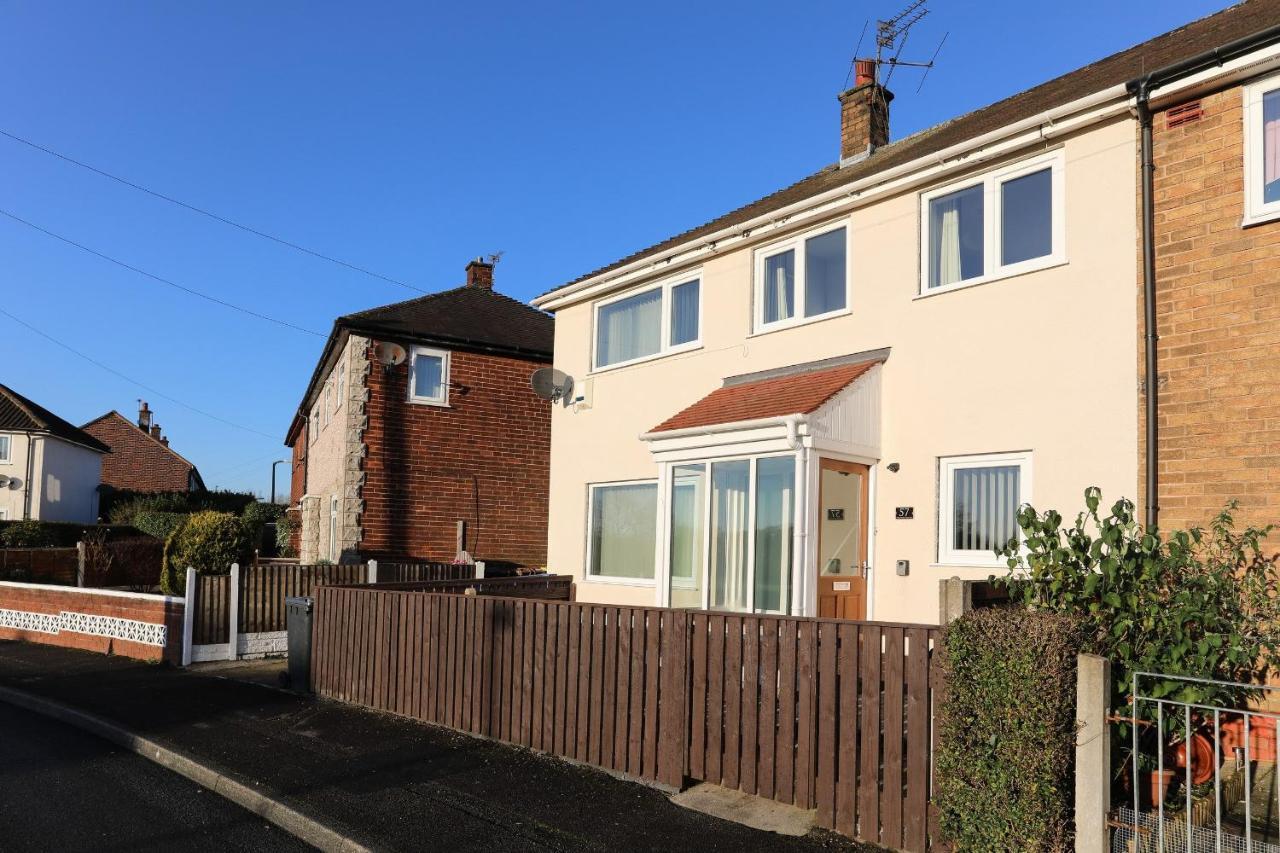 Bedzzz - House On The Green Villa Preston  Exterior photo