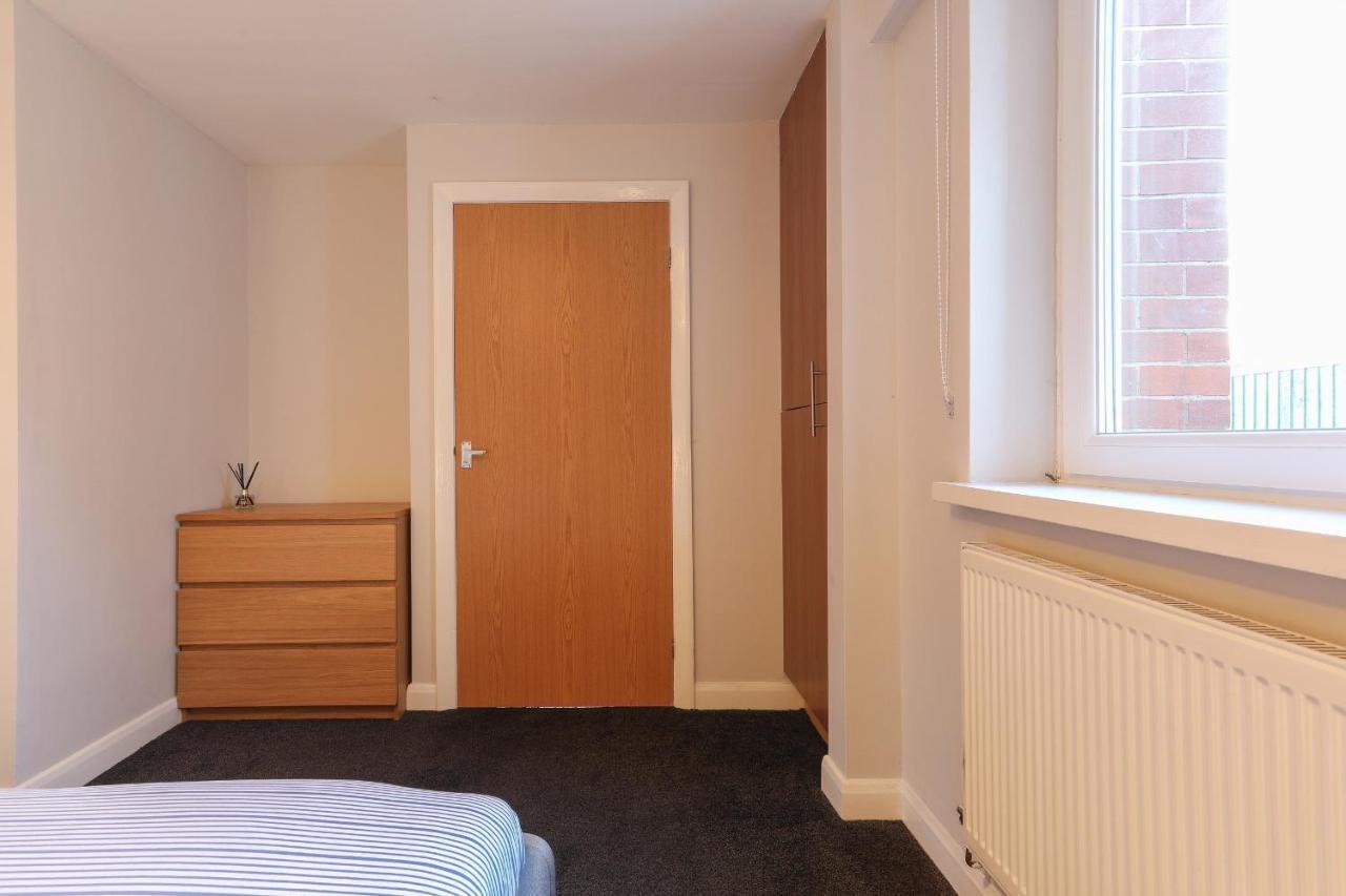 Bedzzz - House On The Green Villa Preston  Exterior photo