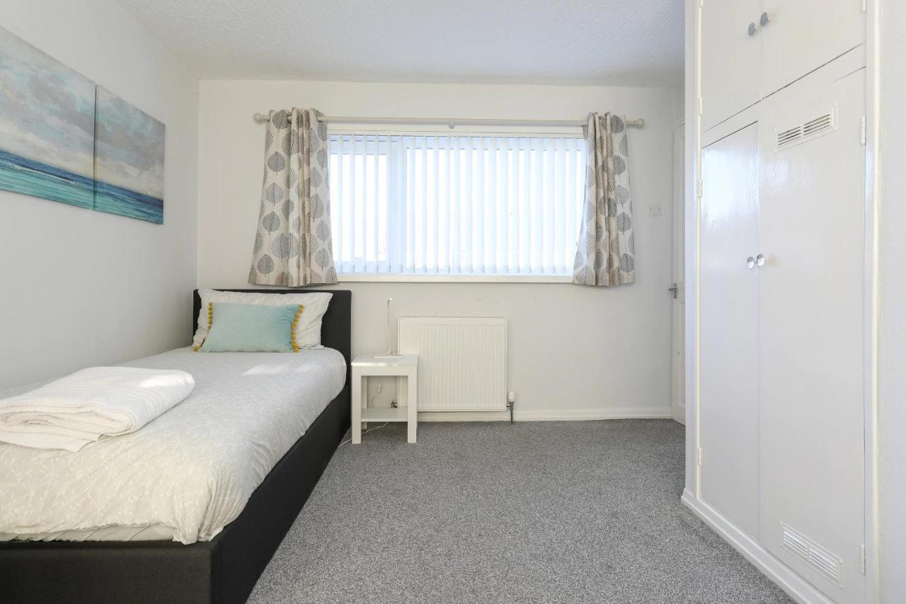 Bedzzz - House On The Green Villa Preston  Exterior photo